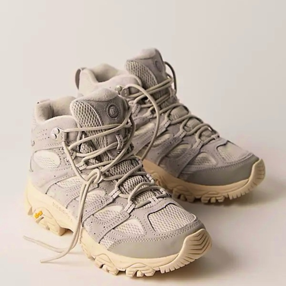 Merrell Moab 3 Mid Hiking Boots in Paloma